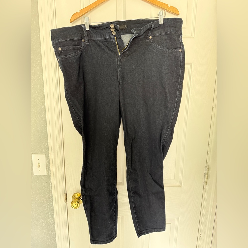 EUC Size 22R Torrid Dark Blue Jegging